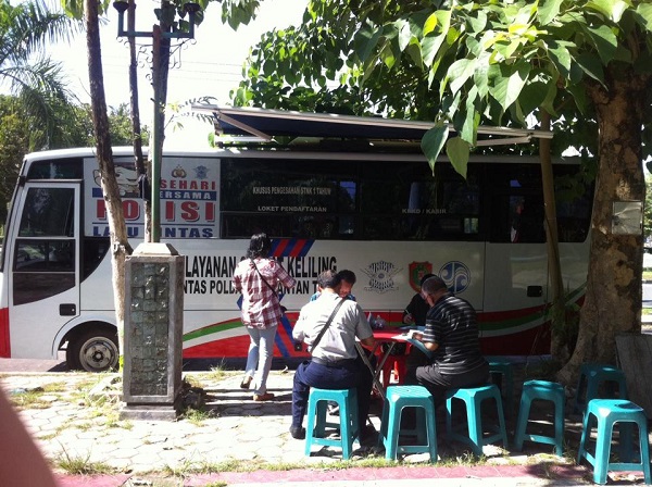 Pelaksanaan Bus SAMSAT Keliling Palangkaraya